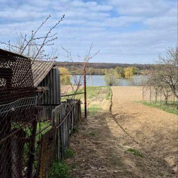 Продаж будинку в Селищі з прямим виходом до озера