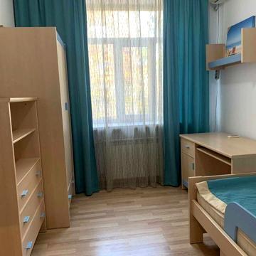 Метро Святошин ул Витрука 4/9 сталинка 3-х комн кв-ра с газом 70квм