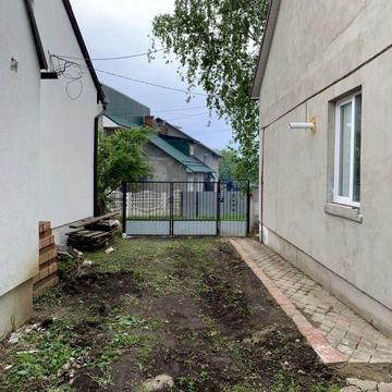 Здам 1/2 особняка, початок Роші р-н Заставнянської