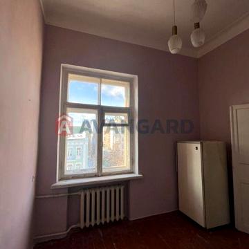 Продам 1-к СТАЛІНКА в центрі — вул. Еспланадна, 3 хв до метро