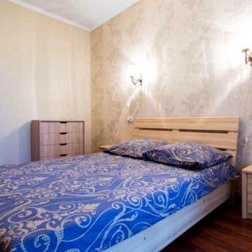Сдам 2х квартиру метро Университет Центр