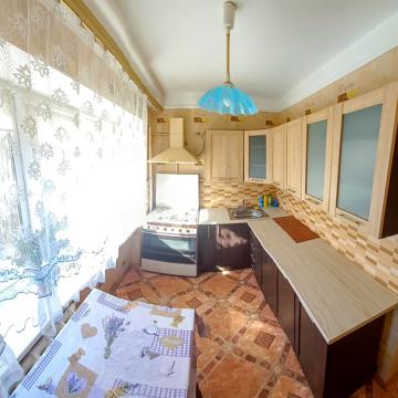 Донецька вул., 53