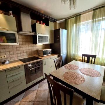 Аренда  2кім. квартири Позняки вул.Драгоманова,14а
