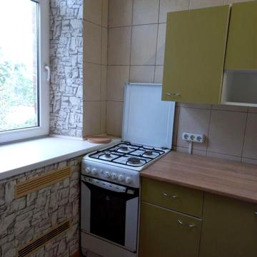 Сдам 1 комн.гостинку со своим с/у и кухней. . Р-н Одесской, к-р Салют.