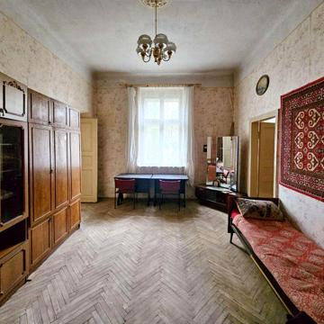 Данила Галицького пл., 6
