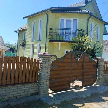 Унікальний будинок у Чемерівцях. HH