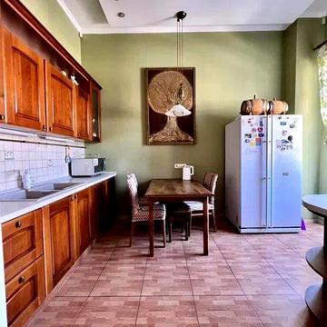 Продам 3 комнатную квартиру на Рабочей.  Театральная.