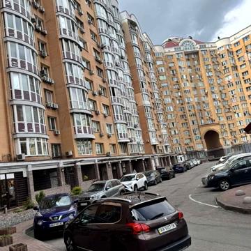 Володимира Івасюка просп. (Героїв Сталінграду), 8