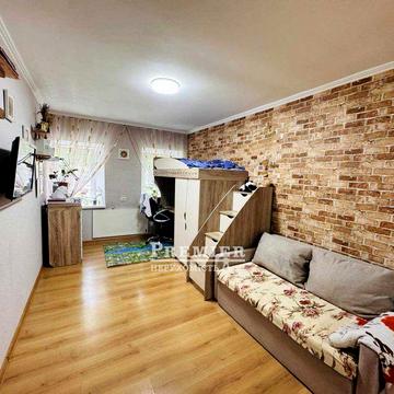 Квартира в Пересипському районі . Окремий вхід, палісадник.