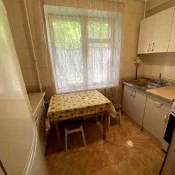 Продам 1-к cвітлу квартиру у хорошому стані на Виноградарі