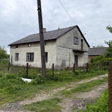 Продаж будинка 1,5 поверхів 120м м.Яворів вул.Гребля.