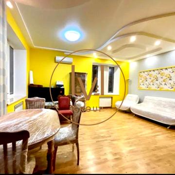 Продаж 3-кім. кв. в центрі Лабораторний пров, 24. Сталинка.Ремонт.