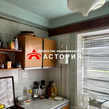 Чарівна вул., 48
