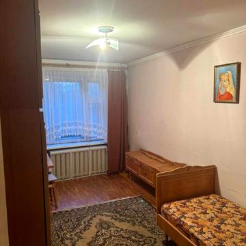 3 кімнатна квартира вул Золота(центральна частина міста)