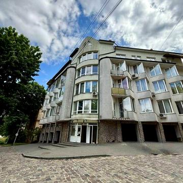 Довгострокова оренда 4к Квартира Карпинця Івана вулиця