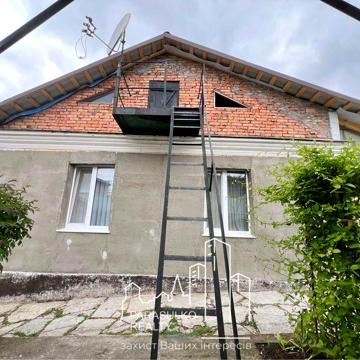 Продам чудовий будинок з частковим ремонтом!