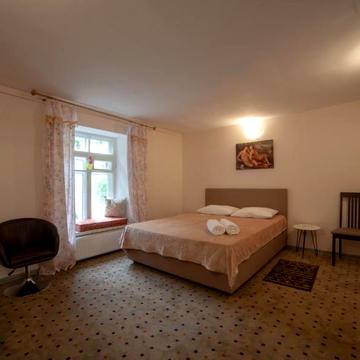 Двухместный номер в хостеле с общей душевой и туалетом