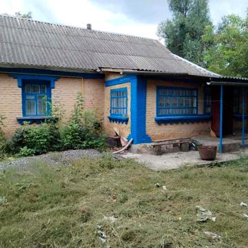 (8) Продається будинок з ділянкою в с. Жабелівка 7440