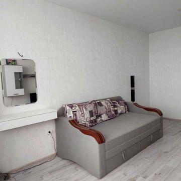 Здається гарна квартира на Симона Петлюри, 21б