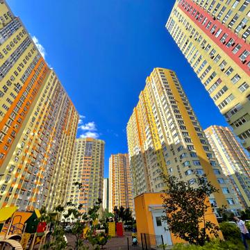Сімї Кульженків вул. (Петра Дегтяренка), 31а