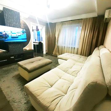 Оренда квартири в Центрі, 3к, 70м2, Лесі Українки 5, метро Кловська
