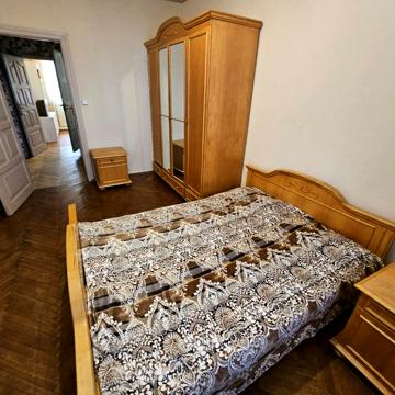 Зої Гайдай вул., 7