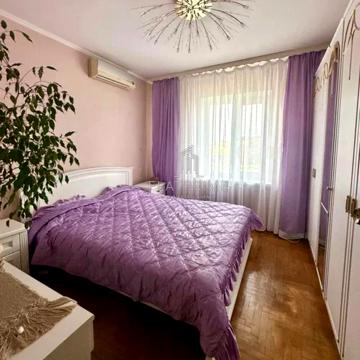 Срібнокільська вул., 8