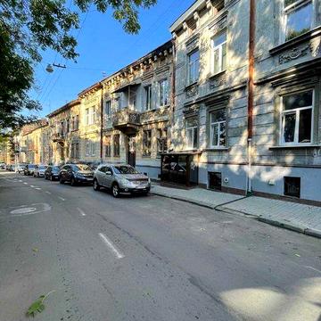 Продаж 3 кім. квартири вул. Остряниці (бічна вул. Б.Хмельницького)