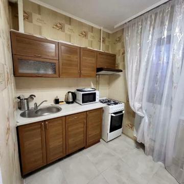 Оболонський просп., 25