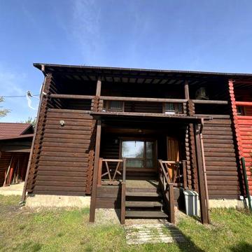 Продається 2х поверховий будинок біля озера у селі Нобель