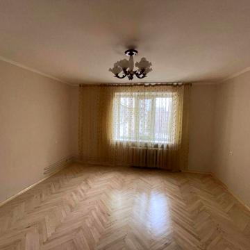 БЕЗ КОМІСІЇ! Продам чудову двохкімнатну в центрі міста