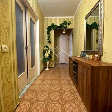 Продається 3-кімнатна квартира на вул. Івана Авраменка (Корнійчука), 8