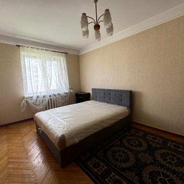 Ентузіастів вул., 25/1