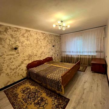 Карагандинська вул., 11