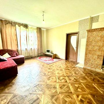Продаж 3-кімнатної квартири особннякового типу у м. Борислав