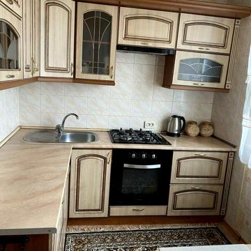 Нескорених вул. (Героїв Праці), 10