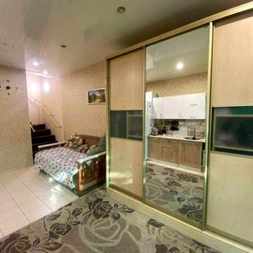 Квартира з ремонтом та меблями, 49 м² — вул. Аркаса