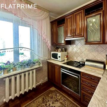 Срібнокільська вул., 8