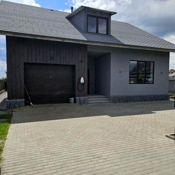 Дом в селі Гора, сонячна станція