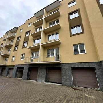 Продається новобудова з гаражем та кладовкою