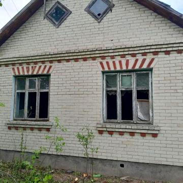 Продається будинок з можливістю повного перепланування та ремонту
