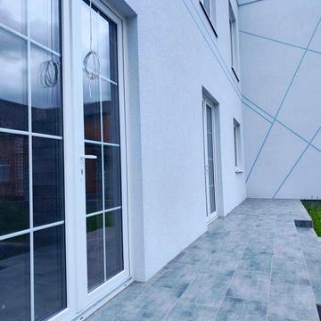 = Продам котедж центр міста