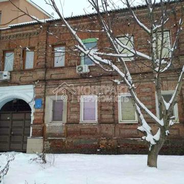 8 Березня вул., 8
