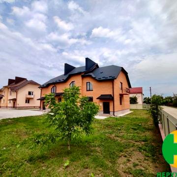 Продається 2-поверховий новозбудований котедж. Чортків