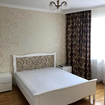 Юрія Шумського вул., 5