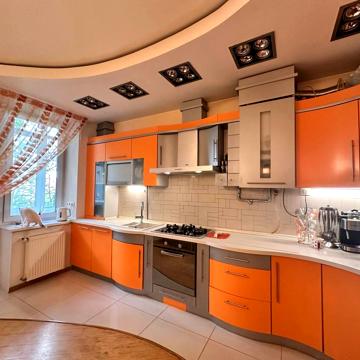 Олександра Олеся вул., 25д