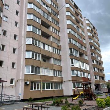Продається дворівнева квартира в центі Чернігова