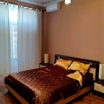 Лисенка вул., 8