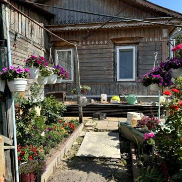 Продаж половини будинку