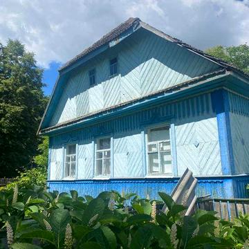 Житловий будинок та земельна ділянка